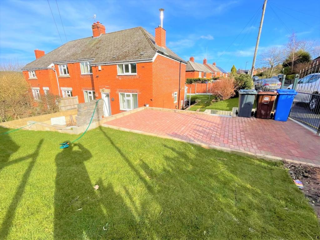 Burton Lane, Oughtibridge 4 bed semidetached house £1,050 pcm (£242 pw)