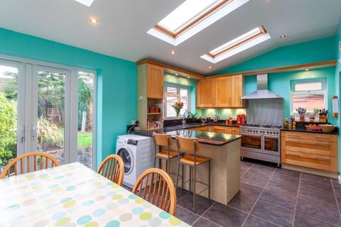 63 Balmore Drive, Caversham, Reading, RG4 8NN
