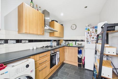 2 bedroom maisonette to rent, Ferndale Road, Ashford, Middlesex, TW15