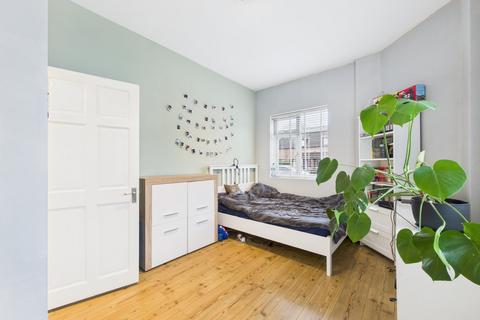 2 bedroom maisonette to rent, Ferndale Road, Ashford, Middlesex, TW15