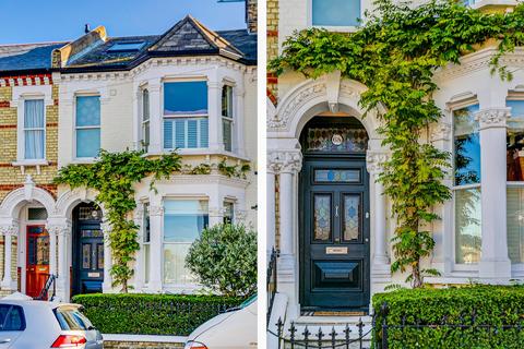 68 Chestnut Grove, London, SW12 8JJ