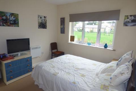 2 bedroom flat for sale, Mount Terrace, Halifax, West Yorkshire, HX2 0HB