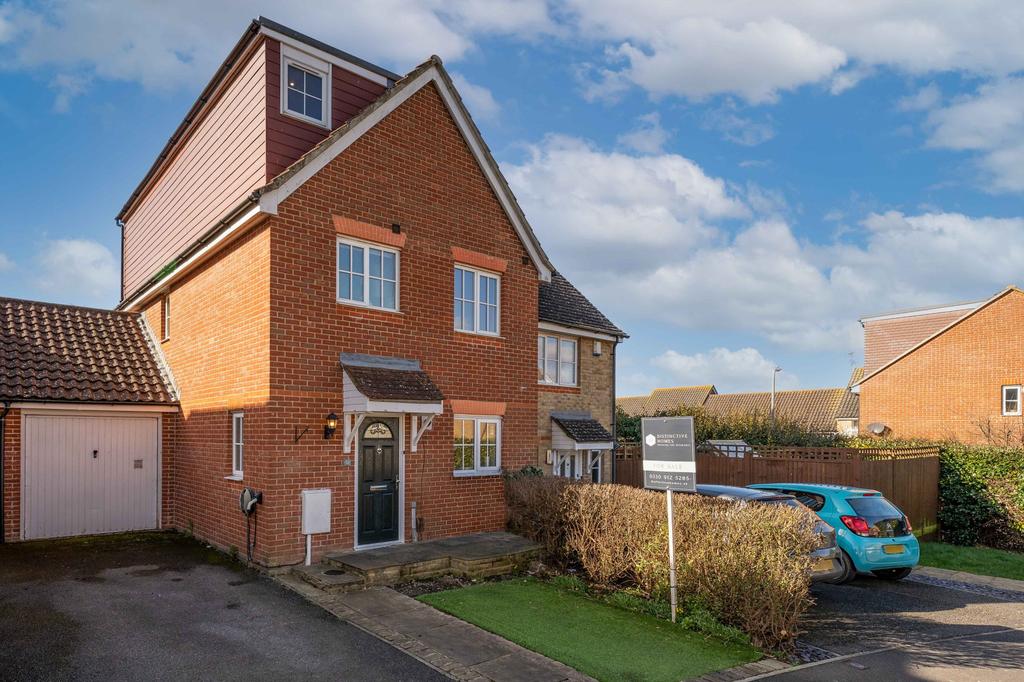 Guernsey Way, Ashford, TN24 5 bed semidetached house £460,000