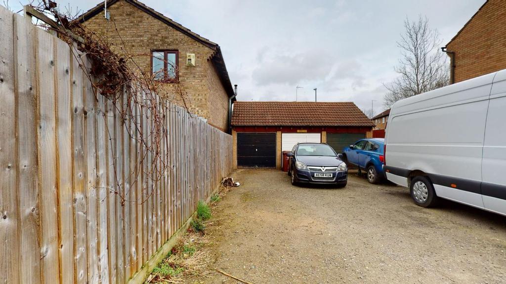 GARAGE & PARKING