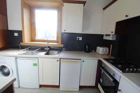 2 bedroom flat to rent, Seaforth Road, Top Floor, AB24