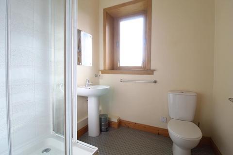 2 bedroom flat to rent, Seaforth Road, Top Floor, AB24