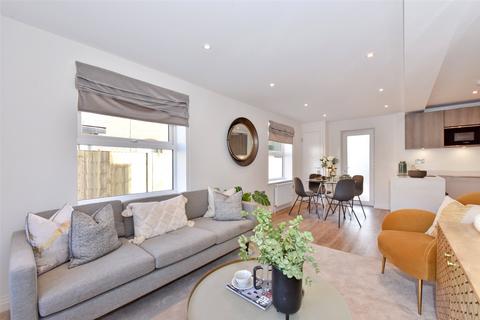 2 bedroom apartment to rent, Station Road, Marlow, Buckinghamshire, SL7