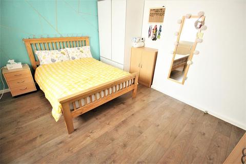 56 Edington Road, London, SE2 9JT