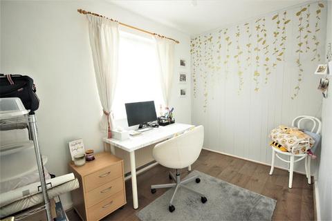 56 Edington Road, London, SE2 9JT