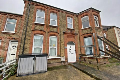 Flat 4, 86 Aldborough Road South, Ilford, IG3 8EY