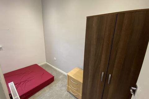 Flat 4, 86 Aldborough Road South, Ilford, IG3 8EY