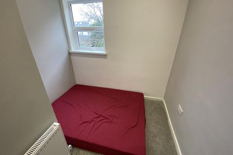 Flat 4, 86 Aldborough Road South, Ilford, IG3 8EY