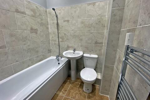 Flat 4, 86 Aldborough Road South, Ilford, IG3 8EY