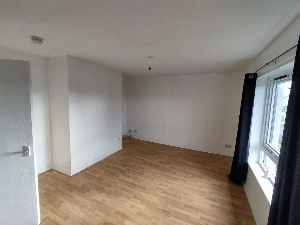 Dalriada Crescent, Motherwell 2 bed flat £450 pcm (£104 pw)