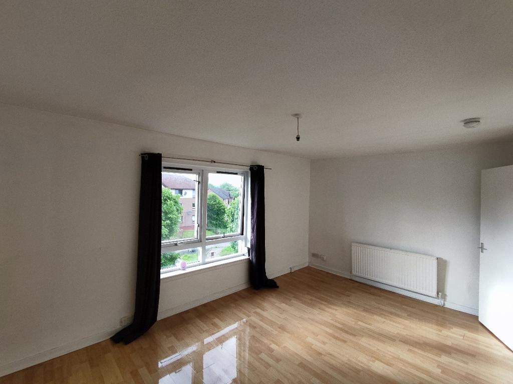 Dalriada Crescent, Motherwell 2 bed flat £450 pcm (£104 pw)