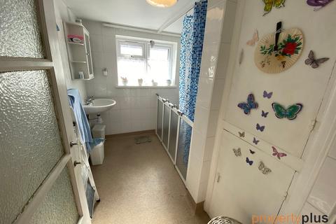 20 Gilfach Road, Tonypandy, CF40 1BP