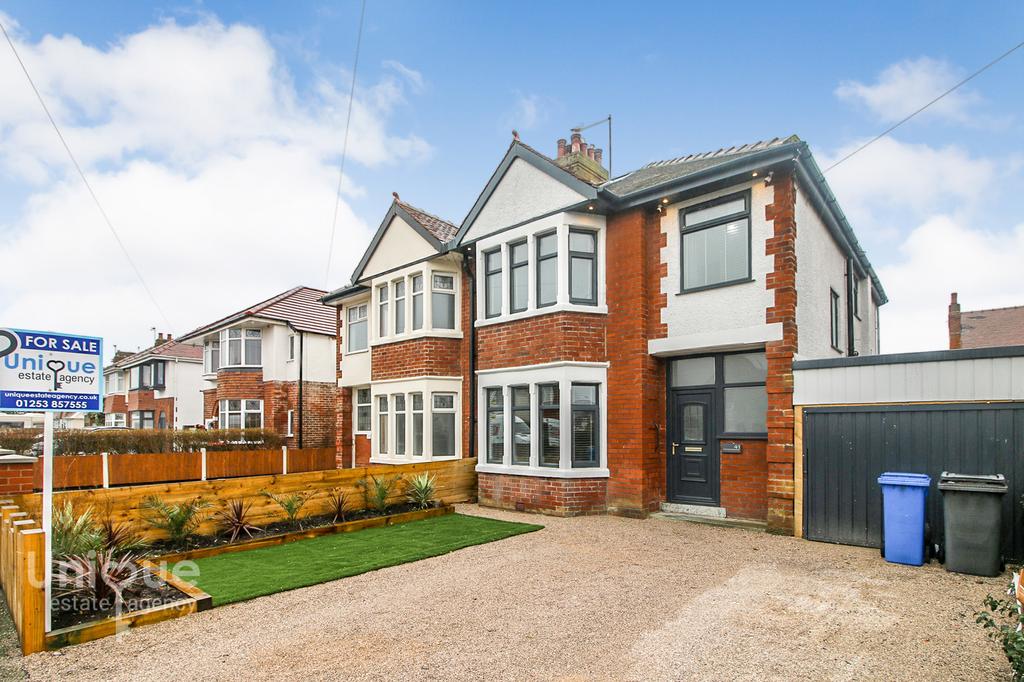 Thornton Gate, ThorntonCleveleys, FY5 4 bed semidetached house £259,950
