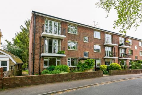 2 bedroom flat for sale, Quintock House, Broomfield Road, Kew, Richmond, Surrey TW9