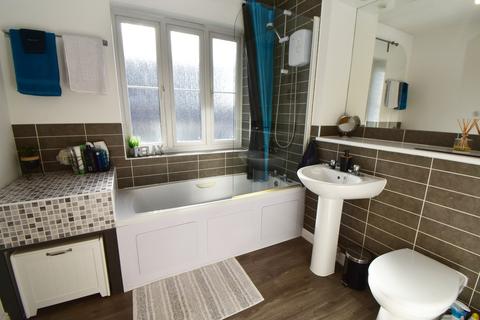 20 Collingtree Court, Solihull, B92 7HU
