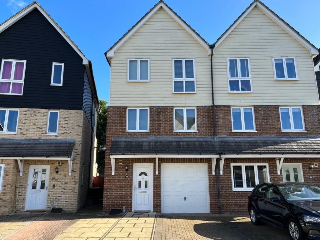 Bridge Place, Aylesford 4 bed townhouse £1,600 pcm (£369 pw)