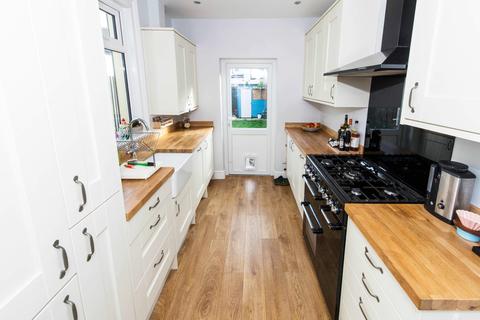 19 Beddington Grove, Wallington, SM6 8LB