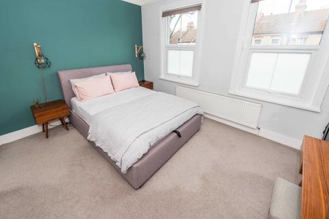 19 Beddington Grove, Wallington, SM6 8LB