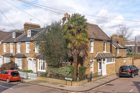 91 Gloucester Road, Richmond, TW9 3BT