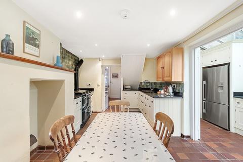 91 Gloucester Road, Richmond, TW9 3BT