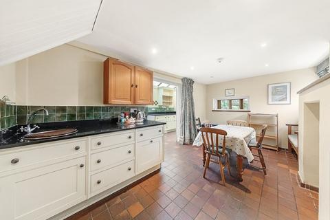 91 Gloucester Road, Richmond, TW9 3BT