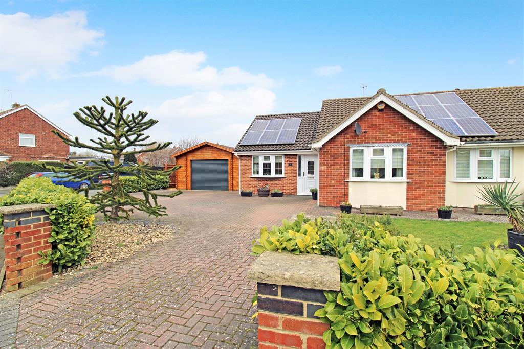 Meadowcroft, Swindon 3 bed semidetached bungalow £400,000