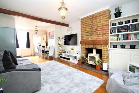 201 Manor Road, Chigwell, IG7 4JY