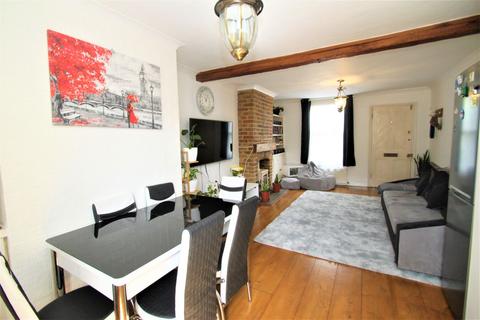 201 Manor Road, Chigwell, IG7 4JY