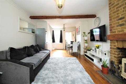201 Manor Road, Chigwell, IG7 4JY