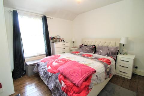 201 Manor Road, Chigwell, IG7 4JY