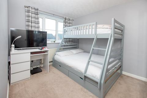 3 Denne Close, Corby, NN18 8NP