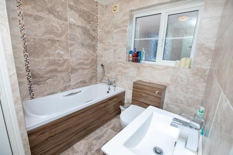 3 Denne Close, Corby, NN18 8NP