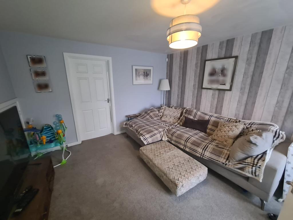Sheepwash Way, East Leake LE12 3 bed semidetached house £240,000