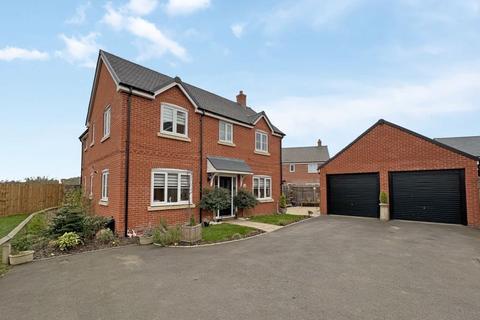 4 bedroom detached house for sale - Sycamore Gardens, Meon Vale, Stratford-Upon-Avon