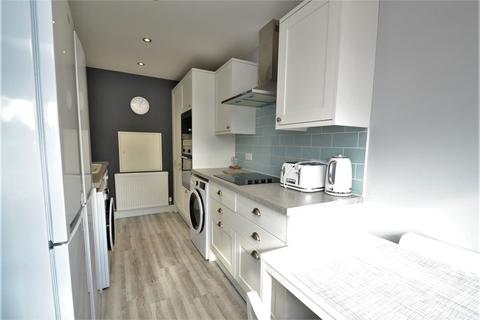 1 bedroom in a house share to rent - Room 5, 98 Swinnow Road