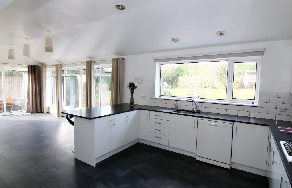 Appleton Road, Upton, Chester, CH2 4 bed detached house £540,000