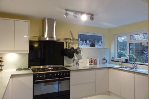 59 Avenue Road, Cranleigh, GU6 7LJ