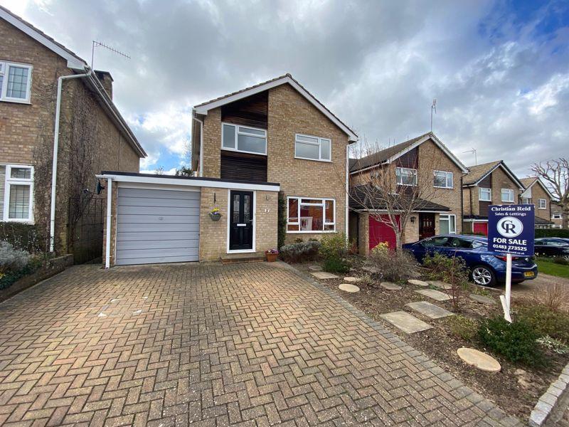 Avenue Road, Cranleigh 4 bed detached house £600,000