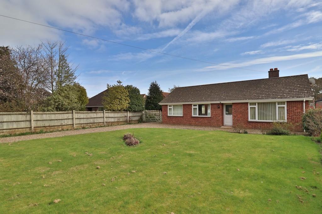 Norwich Road, Long Stratton 3 bed detached bungalow £325,000