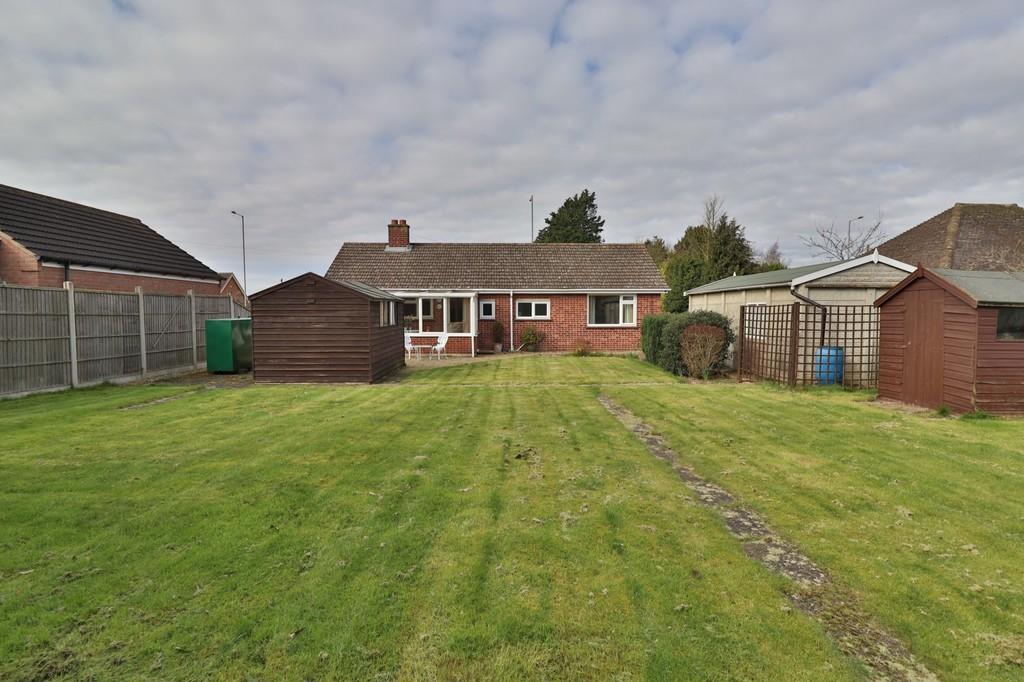 Norwich Road, Long Stratton 3 bed detached bungalow £325,000