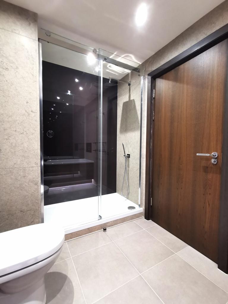 En-Suite to Bedroom 1