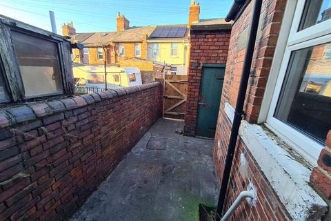 2 bedroom terraced house to rent, Dale Street, Cambois, Blyth