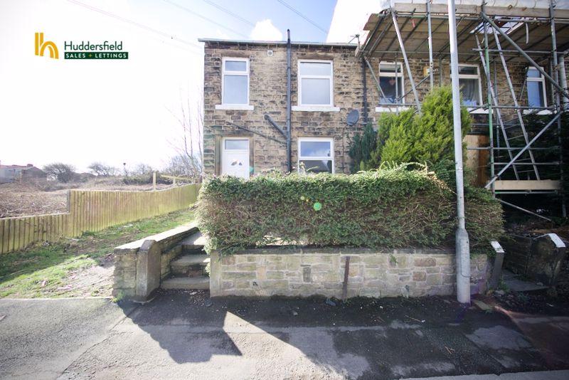 Lower Quarry Road, Huddersfield 2 bed terraced house £120,000