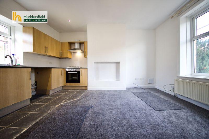 Lower Quarry Road, Huddersfield 2 bed terraced house £120,000