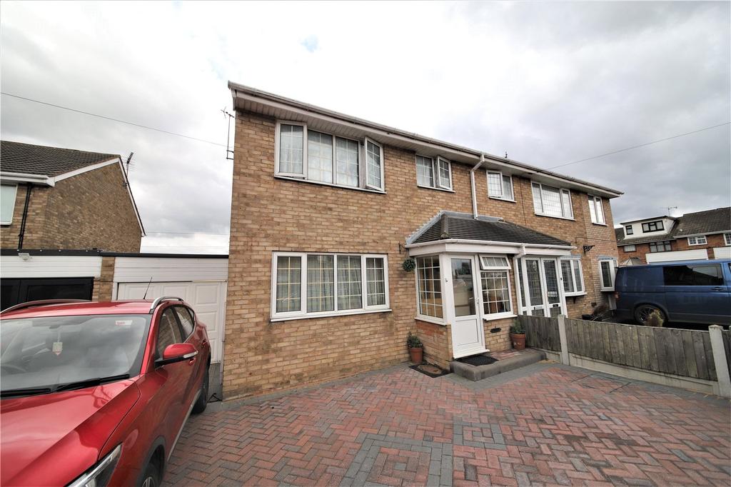Stenning Avenue, Linford, Essex, SS17 3 bed semidetached house to rent