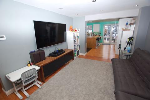 22 Frome, East Tilbury, Tilbury, RM18 8TD